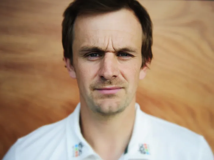 Alex Gidman suffers broken finger