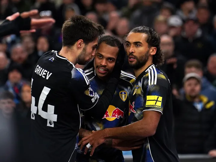 'Non-committal' - Leeds put attacker contract talks 'on ice' amid exit links