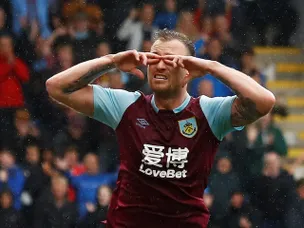 Sean Dyche heaps praise on "excellent" Ashley Barnes