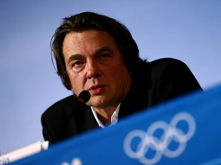 Ceremony director plays down ring problem