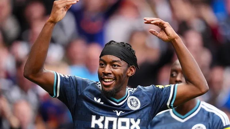 Leeds vs. Newcastle injury, suspension list, predicted XIs