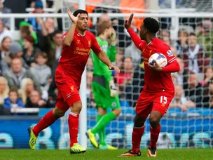 Ten-man Newcastle hold Liverpool