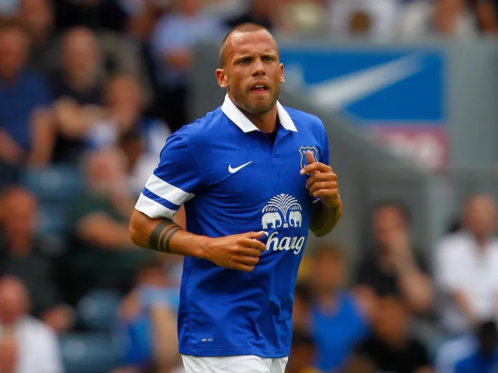 Report: Roma line up Heitinga bid