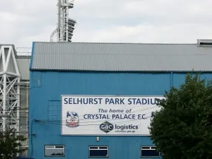 Murray gives Palace lead