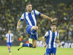 Porto dump nine-man Roma out of CL