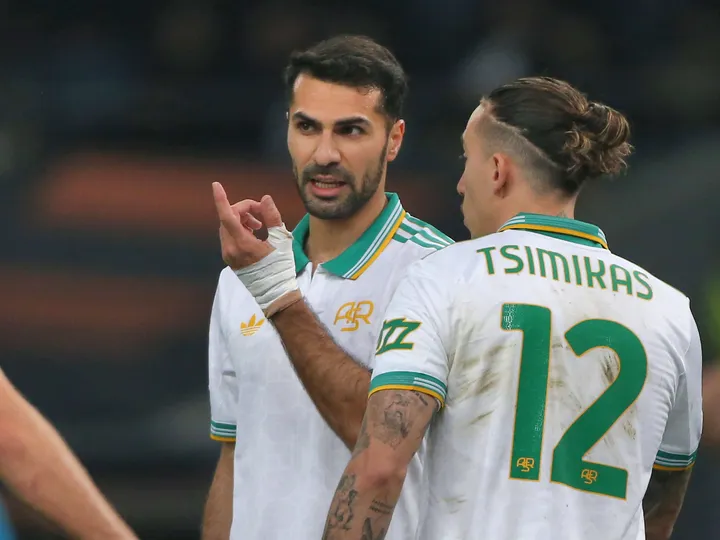 Utd's loss might be Liverpool's gain as defender's contract demands 'rejected'