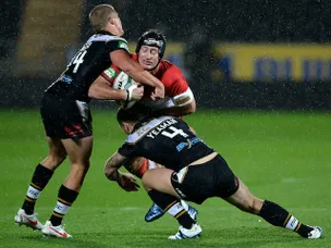 Catalans survive Hull comeback