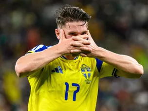 Isak and Gyokeres deliver early World Cup statement for Sweden in Group F opener