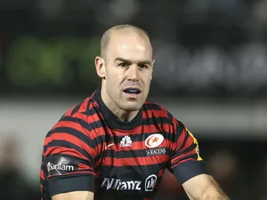 Charlie Hodgson of Saracens passes the ball during the Aviva Premiership match between Saracens and Leicester Tigers at Allianz Park on December 21, 2013