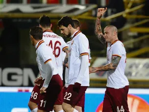 Roma edge out Bologna