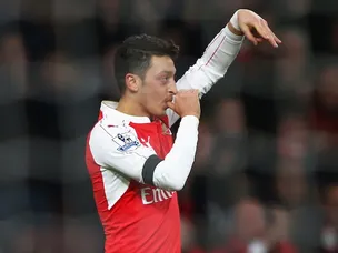 Ozil returns for Arsenal