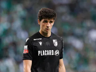 Lage revenge? Benfica 'beat Wolves' to signing of Portuguese midfielder