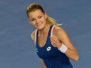 Radwanska battles past Jankovic