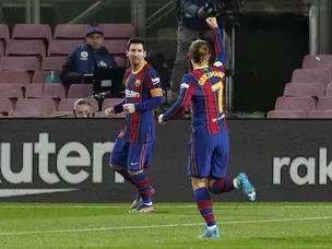 Lionel Messi hits winner as Barcelona overcome Levante