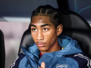 Salmon and Dowman decisions: Predicted Arsenal XI vs. Mansfield