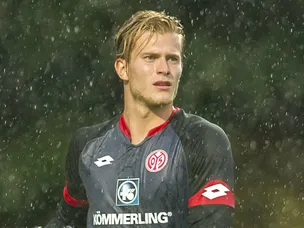 Loris Karius to miss start of new season