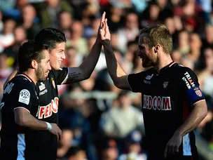 Monaco hold on to beat Lyon