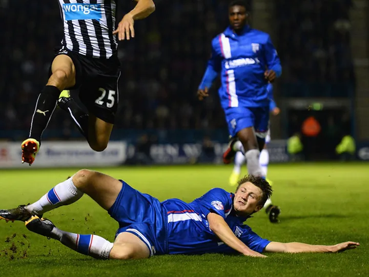 Davies sidelined by ankle injury