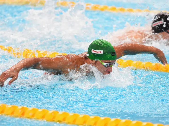 Le Clos, Cseh ease into 100m fly final