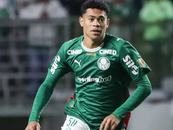 Chelsea 'keeping a close eye' on 18-year-old Brazilian starlet