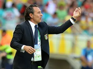 Prandelli hails "extraordinary" Buffon