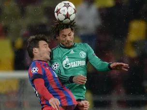 Schalke held to goalless draw