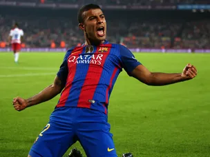 Barcelona's Rafinha suffers broken nose