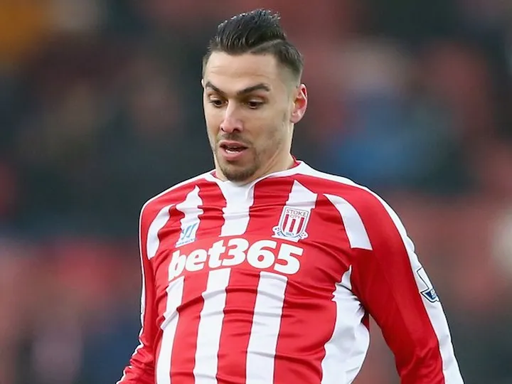 Report: Cameron pens new Stoke deal