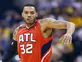Hawks re-sign Mike Scott