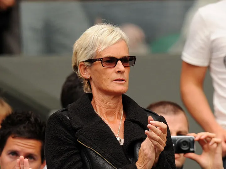 Murray's mum dating radio reporter?