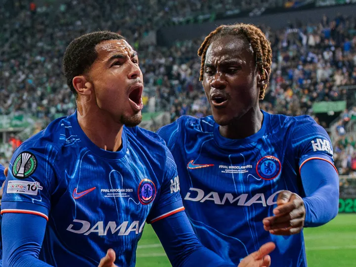 Conte plots Chelsea raid as Napoli 'take liking' to defender