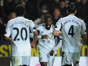 Late Dyer effort gives Swansea the lead