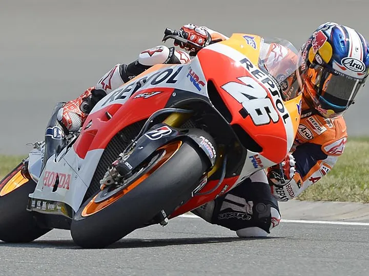Pedrosa suffers injury scare