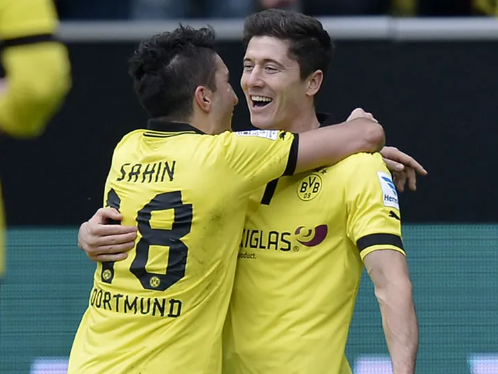 Dortmund edge out Stuttgart