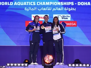 GB's Freya Colbert wins world title in women's 400m medley