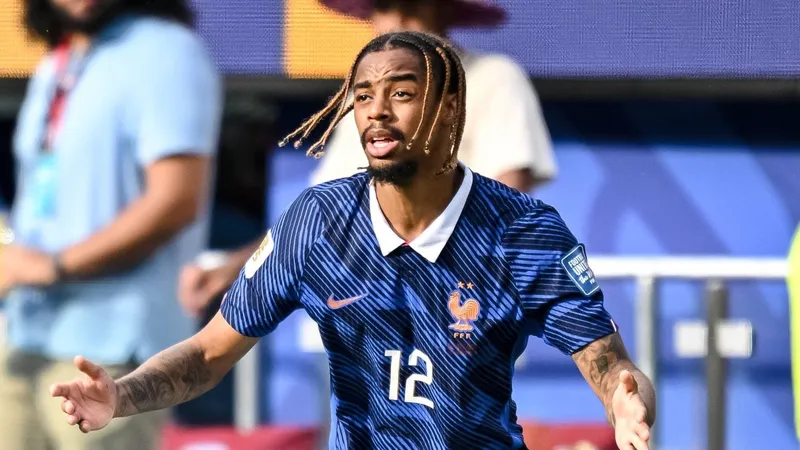 Reds given 'optimistic' Barcola update as PSG decision could allow £100m exit