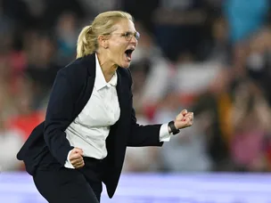 Sarina Wiegman calls on England to "dominate" USA