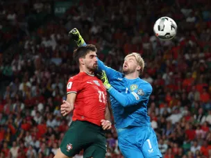 Man Utd 'battle' PL rival to sign Neves in January