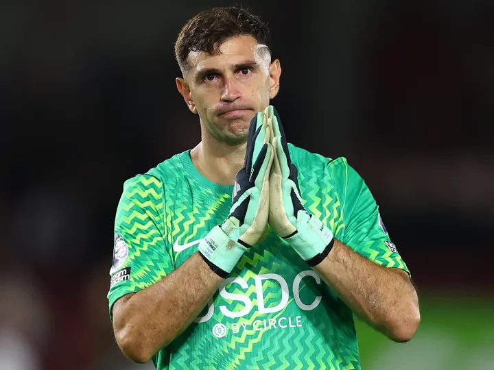 "Back in a few weeks" - Martinez shares injury update from hospital bed