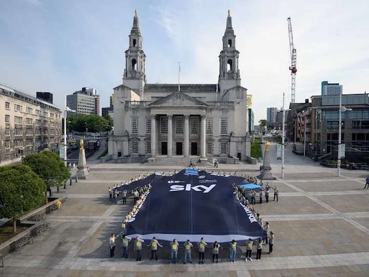 Team Sky backed with giant jersey