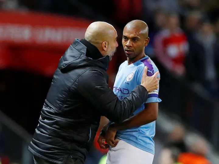 Fernandinho 'still undecided on Man City future'