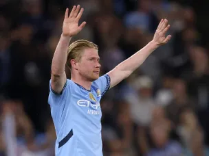 Stunners, sitters and red cards! Man City claim crucial win in King Kev's Etihad farewell