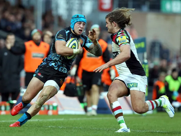 Wallace pens Quins extension
