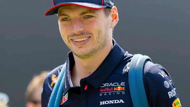 McLaren miss opportunity as Verstappen wins in Qatar to leave F1 title race in balance