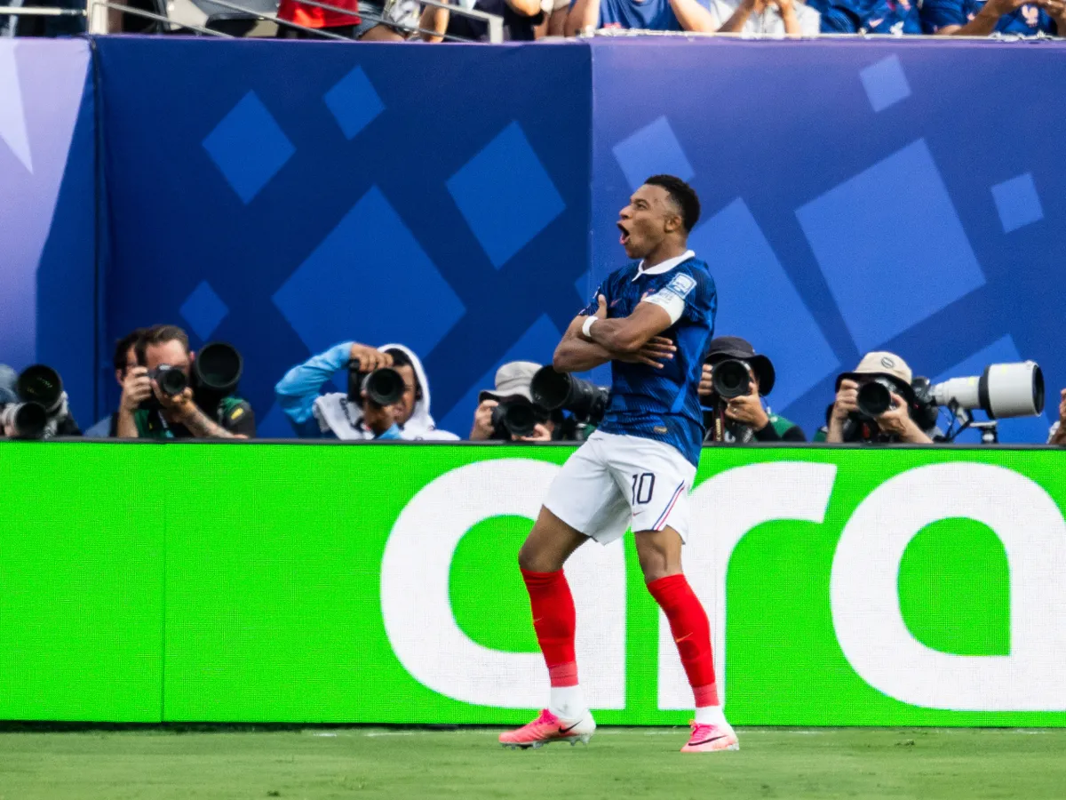 France 3-0 Sweden: Kylian Mbappe makes World Cup history as Les Bleus cruise into Round of 16