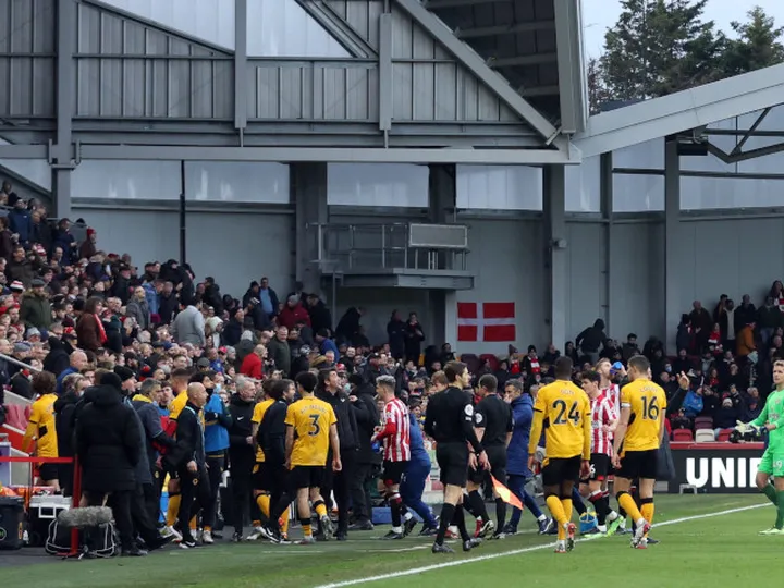 Drone stops play at Brentford, Wolves game