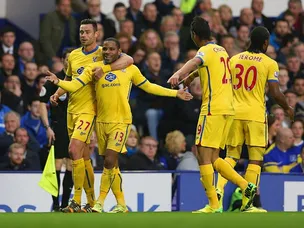 Palace edge past Everton