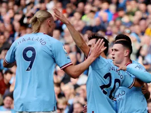 Manchester City go top with four-goal victory over Southampton