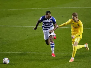 Reading move top of Championship with victory over Wycombe Wanderers