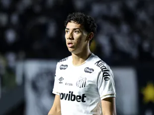 Santos deny claim Chelsea target available for 'minimum' £10.4m fee